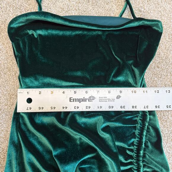 Windsor small ruched and luxe velvet mini dress D4 2357 - Picture 7 of 13